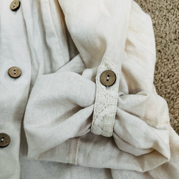Simply Noelle Linen-Blend Roll-Tab Sleeve Lace Shoulder Button Shirt Size Medium - Picture 10 of 15